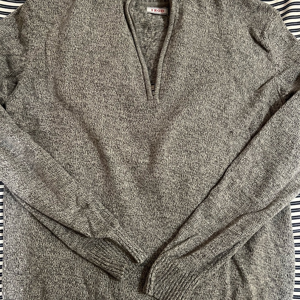 Izod Gray V-Neck Sweater Classic Knit